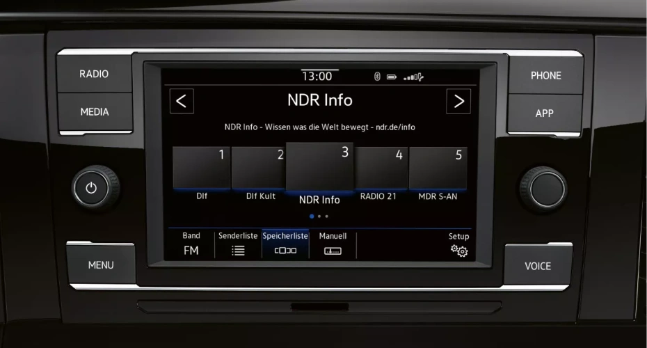 Seamlessly navigate your world with integrated entertainment at your fingertips